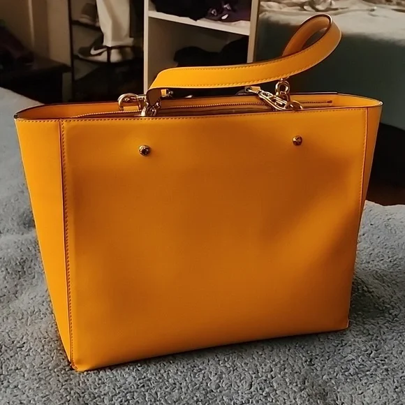 NWT- Karl Lagerfeld Paris- Women's Mango Handbag - Picture 3 of 15